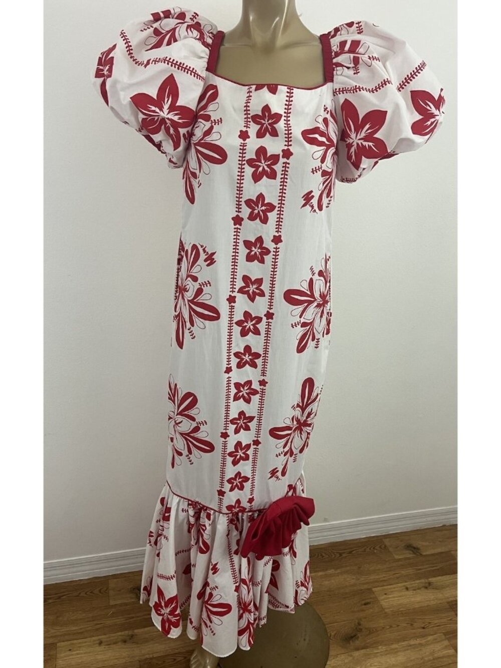 Vintage Mamo Howell Hawaiian Maxi Dress Muumuu Aloha Red White Floral Women's 6